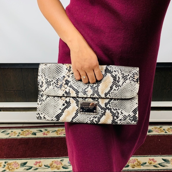 GAP Mock Neck Sleeveless Dress - Picture 6 of 6